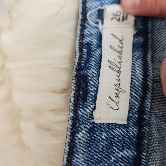 Unpublished Distressed Cropped Jean's - Picture 6 of 6